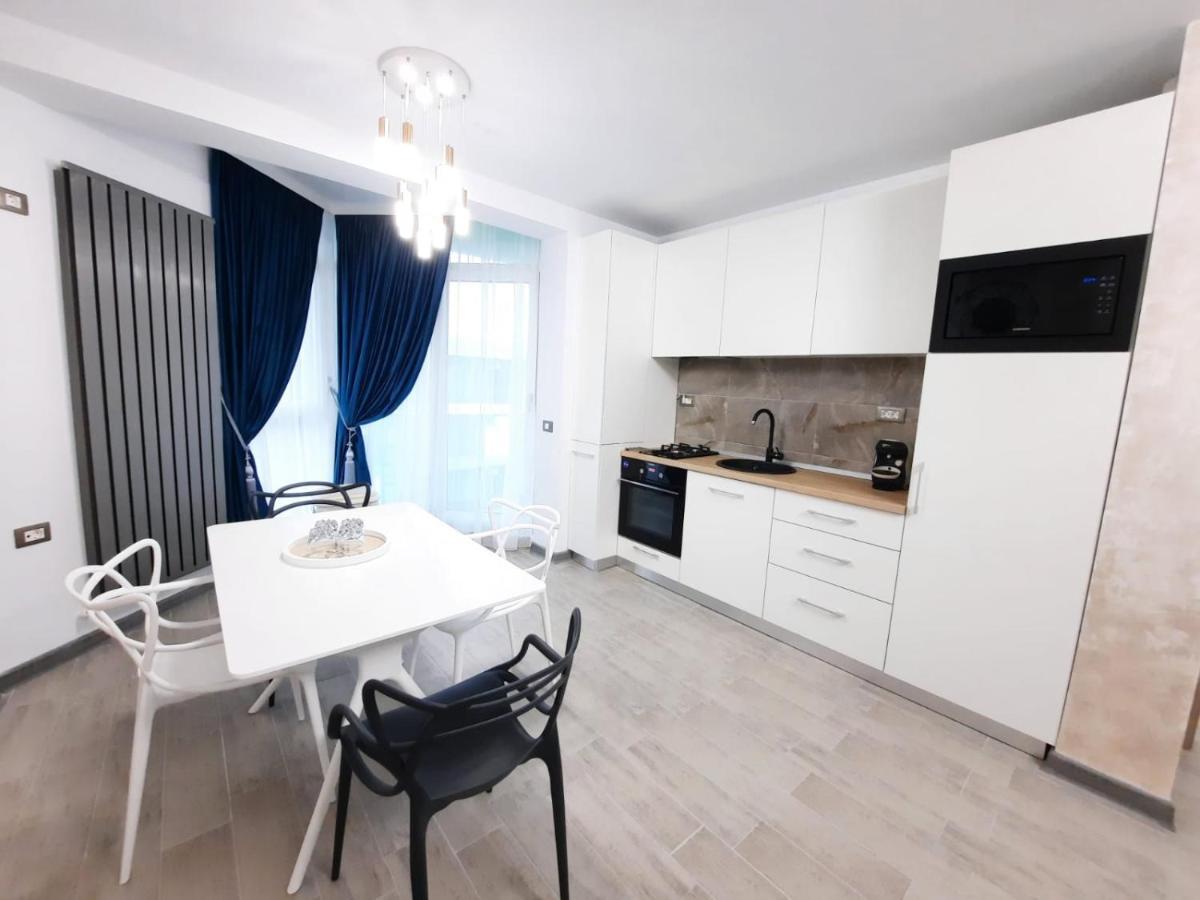 Apartament Rebeca Lux By Alezzi Beach Resort Navodari Luaran gambar